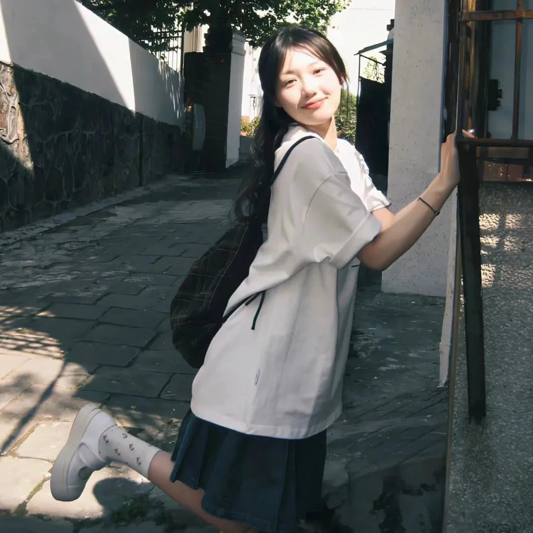 高度怀疑海报